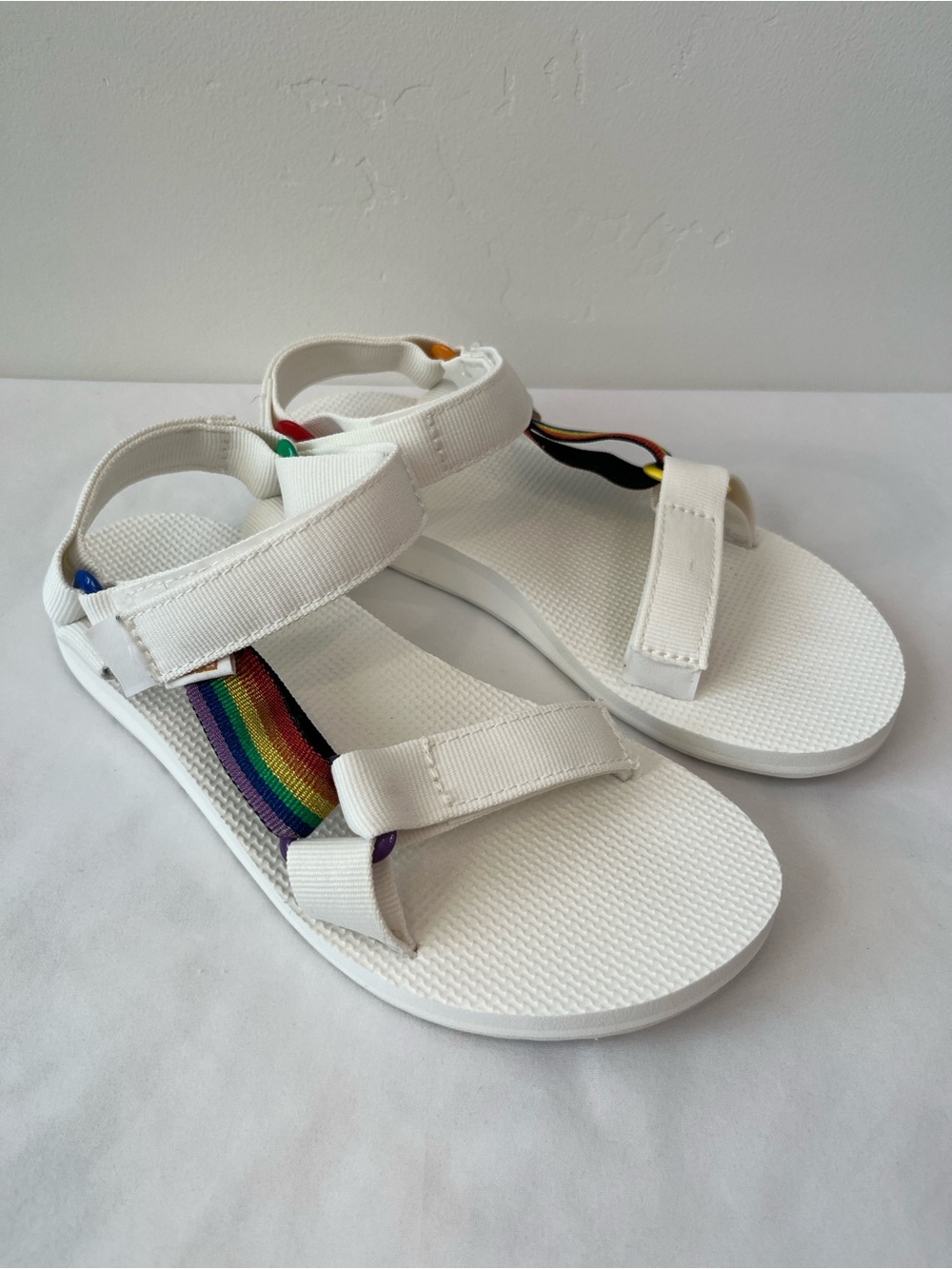Teva Original Universal Pride Rainbow White Strappy Sandals Womens Size 6 112589